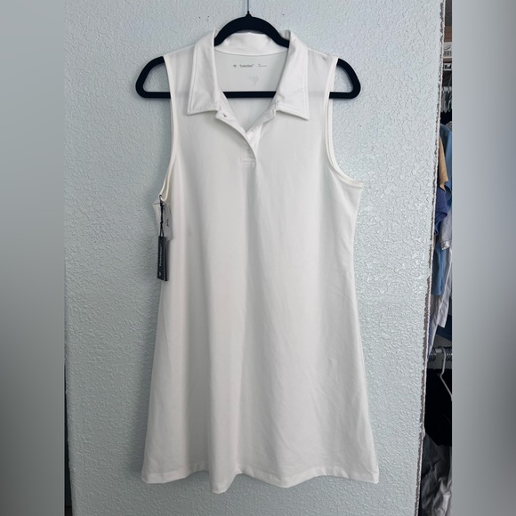 TnAction Dash Dress - Picture 1 of 4